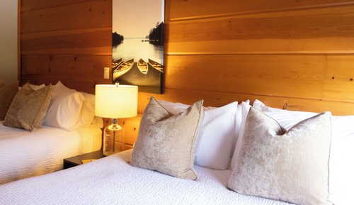 Deluxe Suite, Multiple Beds, Kitchenette, Lake View