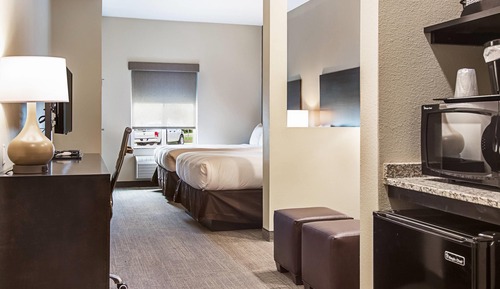 Suite, Multiple Beds, Accessible, Non Smoking