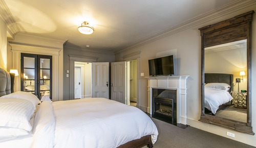 Deluxe Room, 1 King Bed