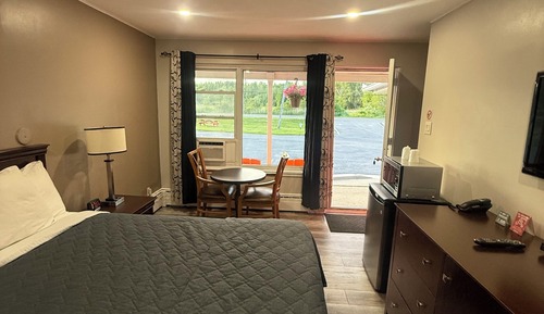 Comfort Single Room, 1 Queen Bed