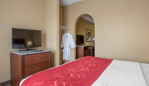 Suite, 1 King Bed, Non Smoking, Jetted Tub