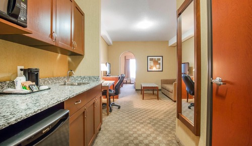 Suite, 1 King Bed, Non Smoking