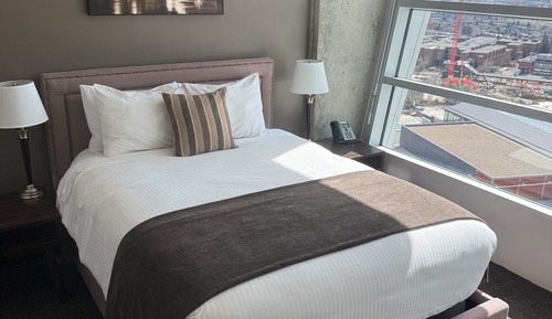 Deluxe Studio Suite, 1 Queen Bed, Kitchenette (A/C)