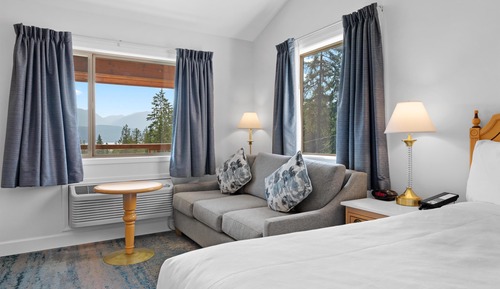 Suite, 1 King Bed, Balcony, Lake View