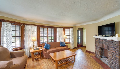 House (2 Bedrooms)