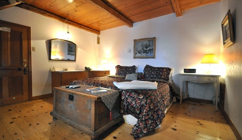 Standard Room, 1 king and 1 single bed 