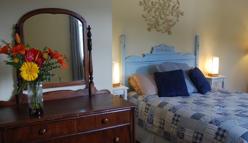 Comfort Studio Suite, 1 Queen Bed, Non Smoking, Kitchen (HERRIDGE LANE MAIN LEVEL STUDIO SUITE)