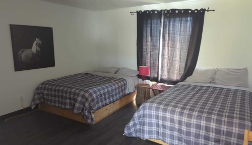 Room, Hill View