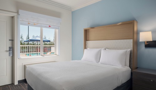 Standard Room, 2 Queen Beds, Pool Access