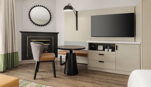 Room, 1 King Bed, Accessible (Roll-In Shower, Mobility/Hearing)