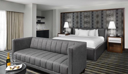 Luxury Suite, 1 King Bed, Balcony