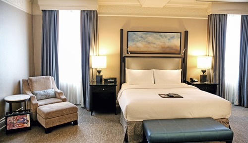 Fairmont Gold, Room, 1 Queen Bed