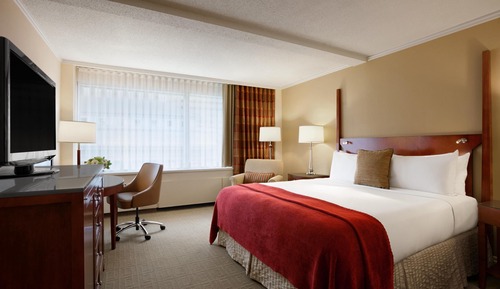 Fairmont, Room, 1 Queen Bed