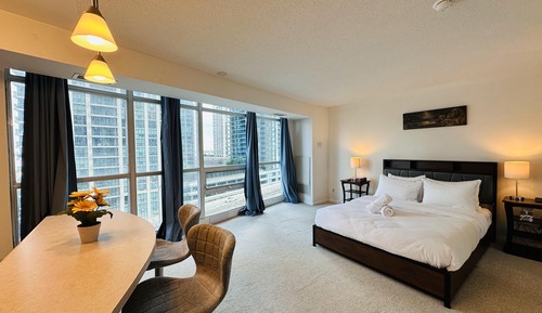Junior Studio Suite, 1 Queen Bed, Non Smoking, Private Bathroom