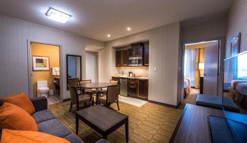 Two-Bedroom King Suite