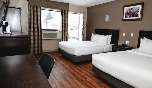 Standard Room with Two Queen beds/outside access