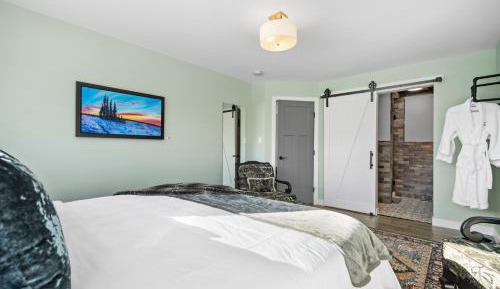 King Room with Mountain View