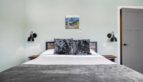 Queen Room with Garden View