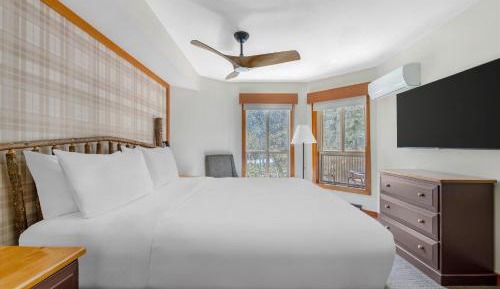 One-Bedroom King Suite with Sofa Bed