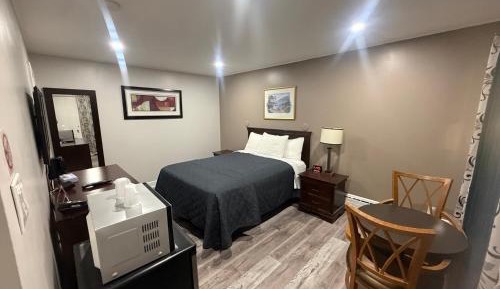Deluxe Queen Room