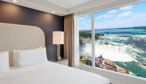 Fallsview Suite | Two King Beds | (Accessible Roll-In Shower)