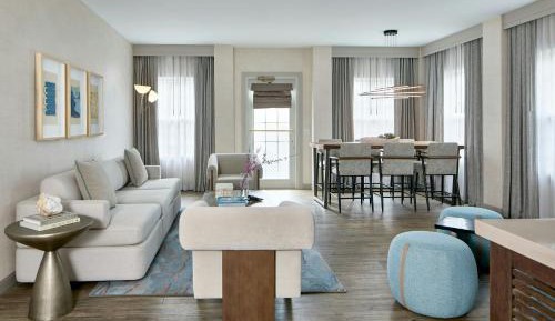 Monterey Suite, 1 Bedroom Larger Suite, 1 King, Fireplace