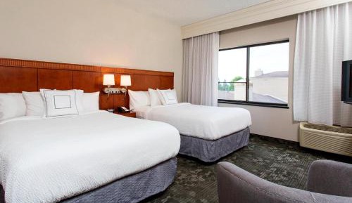 One-Bedroom Suite with 2 Double Beds