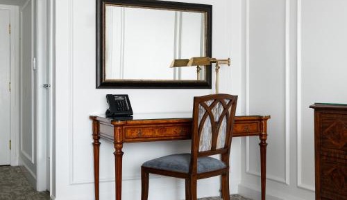 Executive Queen Room