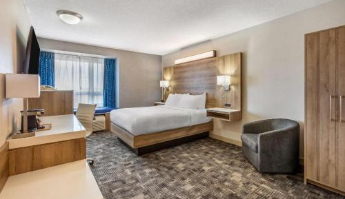 Deluxe Queen Room - Non-Smoking