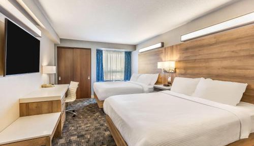 Deluxe Queen Room with Two Queen Beds - Non-Smoking