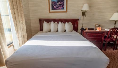 Queen Room