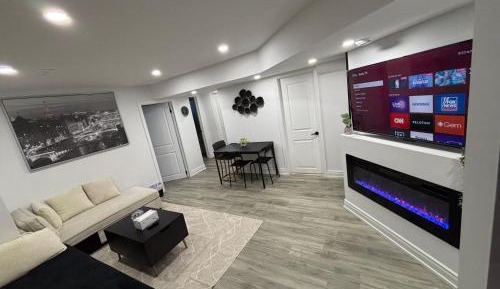 Deluxe King Suite