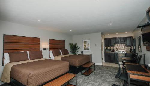 Deluxe Queen Room with Two Queen Beds