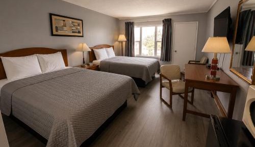 Queen Room with Two Queen Beds - Non-Smoking