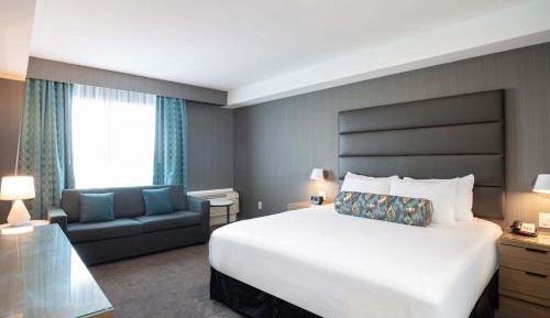 Grand Suite, 1 King Bed, Sofa Bed, Kitchenette