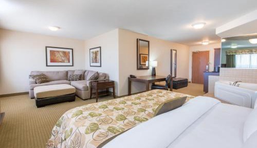 Suite with Hot Tub