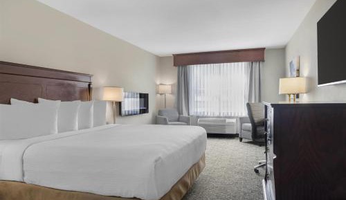 King Suite with Fireplace