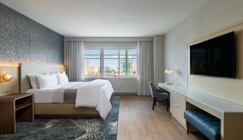 Premium King Room