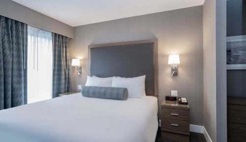 Standard Suite, 1 King Bed, Kitchen