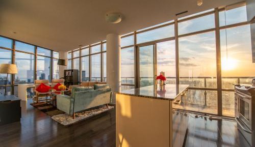 Deluxe Family Room
