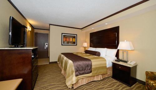 Deluxe Business Queen Room with Two Queen Beds - Non-Smoking