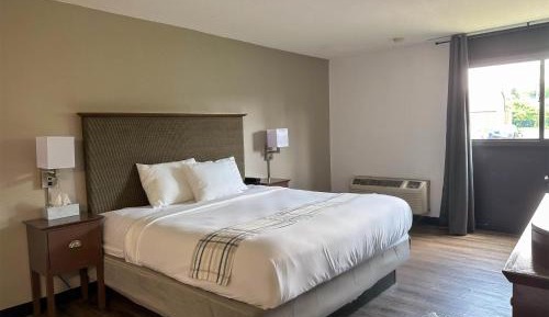 Standard King Room