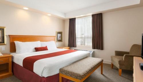 One-Bedroom Suite with One King Bed and One Queen Bed- Non-Smoking