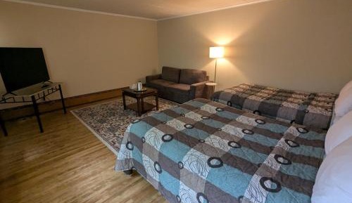 Classic One-Bedroom Apartment with King Bed