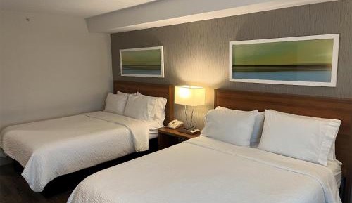 One-Bedroom Suite with Two Queen Beds, Sofa Bed and Walk-In Shower - Non-Smoking