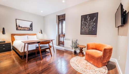 Deluxe Suite