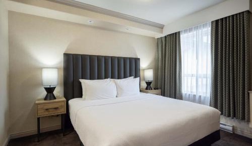 Grand Suite, 1 King Bed, Sofa Bed, Kitchenette