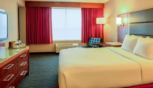Adjoining Premium Room - Non-Smoking