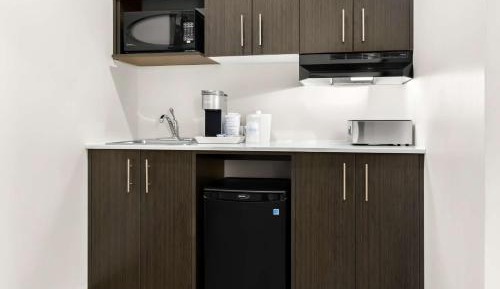 King Room with Kitchenette and Sofa Bed