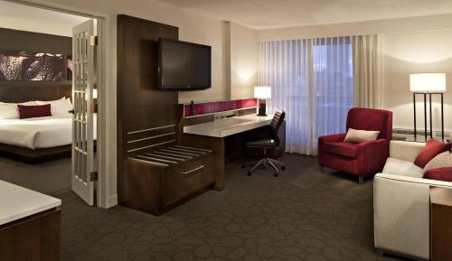 1 Bedroom Suite, 1 King, Whirlpool